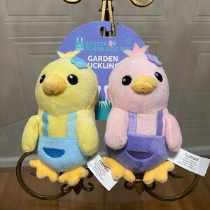 Brand New FuzzYard Fluffy  Garden Ducklings 🐥 7” Very Solf  With Squeaker